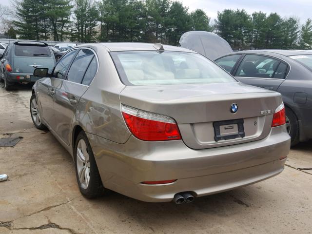 WBANV13599C155448 - 2009 BMW 528 XI GOLD photo 3