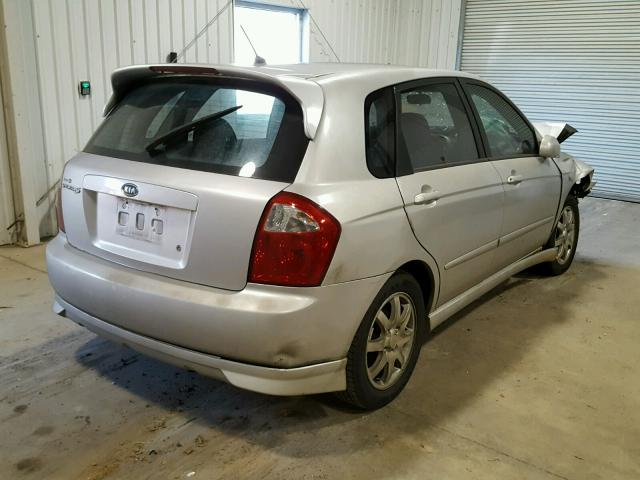 KNAFE161665348363 - 2006 KIA SPECTRA5 SILVER photo 4