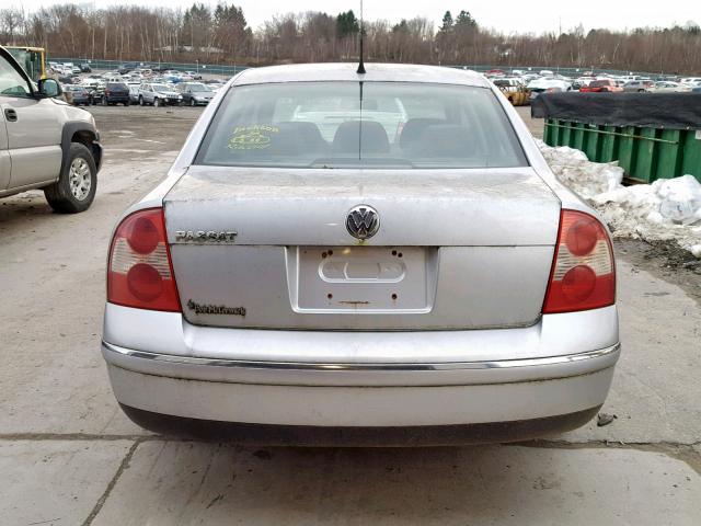 WVWPD63B22P365678 - 2002 VOLKSWAGEN PASSAT GLS SILVER photo 9