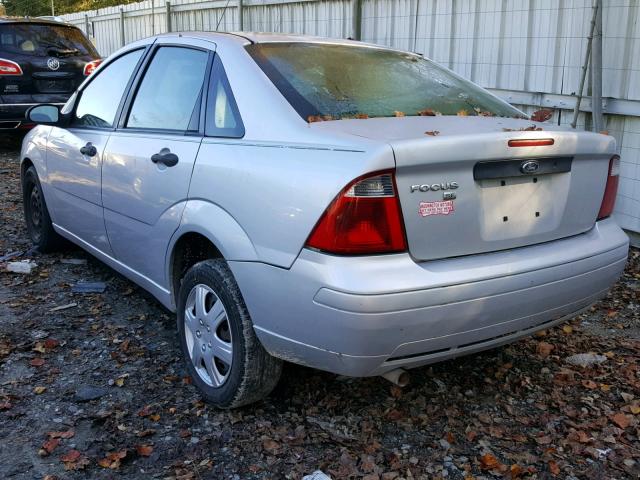 1FAFP34N67W131184 - 2007 FORD FOCUS ZX4 SILVER photo 3