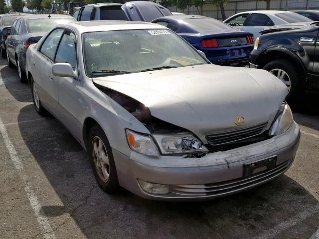 JT8BF28G4W5023845 - 1998 LEXUS ES 300 SILVER photo 1