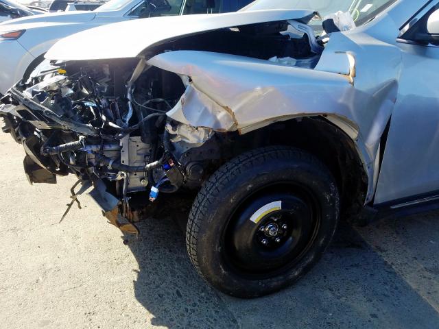 JN8AT2MT3JW458338 - 2018 NISSAN ROGUE S SILVER photo 9