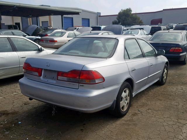 1HGCG164X2A046443 - 2002 HONDA ACCORD LX SILVER photo 4