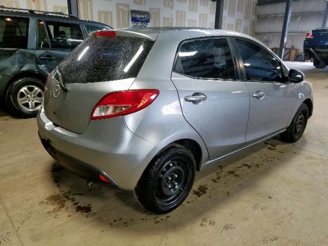 JM1DE1KY8D0153453 - 2013 MAZDA MAZDA2 SILVER photo 4