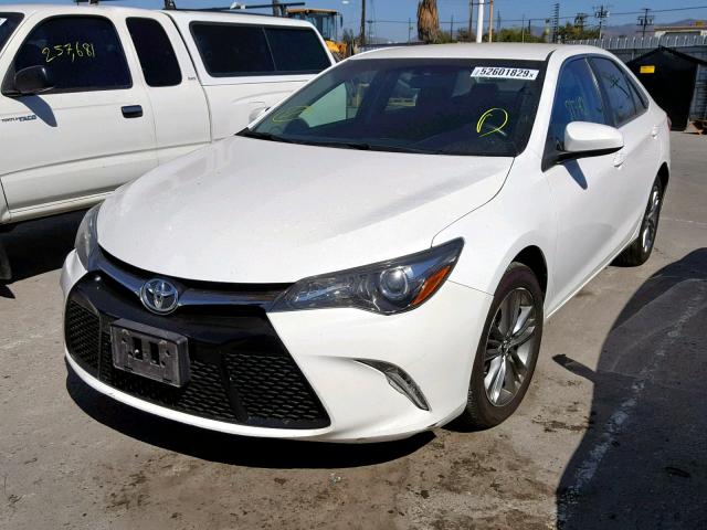 4T1BF1FK4HU401184 - 2017 TOYOTA CAMRY LE YELLOW photo 2