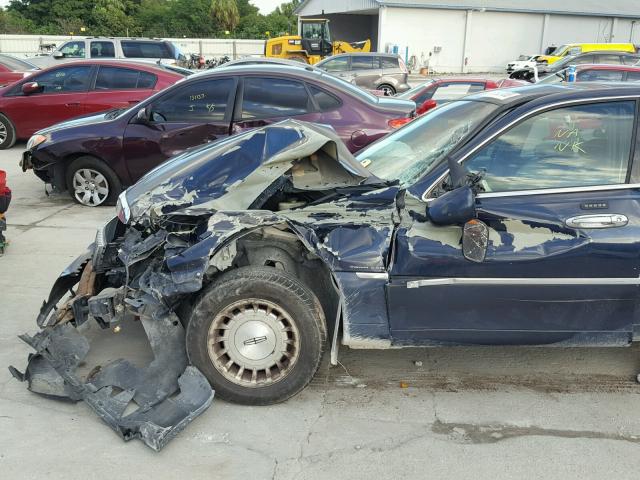 1LNHM82W41Y643148 - 2001 LINCOLN TOWN CAR S BLUE photo 9