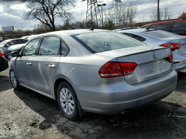 1VWAS7A36EC093352 - 2014 VOLKSWAGEN PASSAT S SILVER photo 3