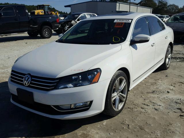 1VWBS7A33FC033048 - 2015 VOLKSWAGEN PASSAT SE WHITE photo 2