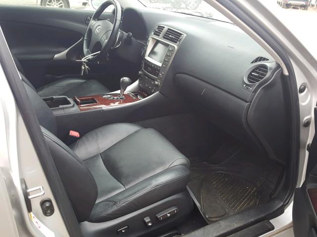 JTHCK262462008481 - 2006 LEXUS IS 250 SILVER photo 5