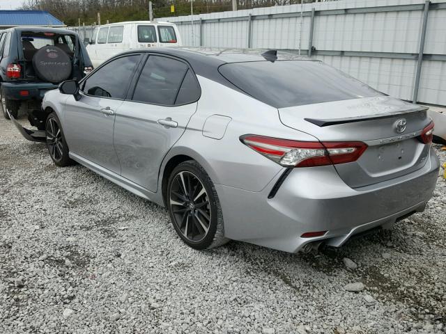 4T1B61HK5JU080775 - 2018 TOYOTA CAMRY XSE SILVER photo 3