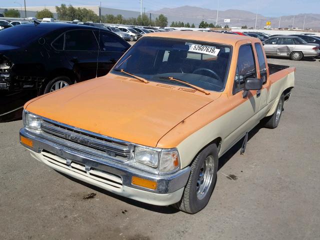 JT4VN93D1K0005253 - 1989 TOYOTA PICKUP 1/2 ORANGE photo 2