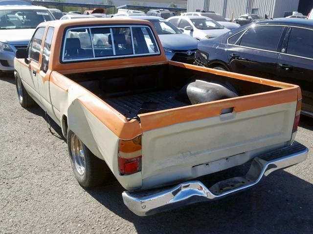 JT4VN93D1K0005253 - 1989 TOYOTA PICKUP 1/2 ORANGE photo 3