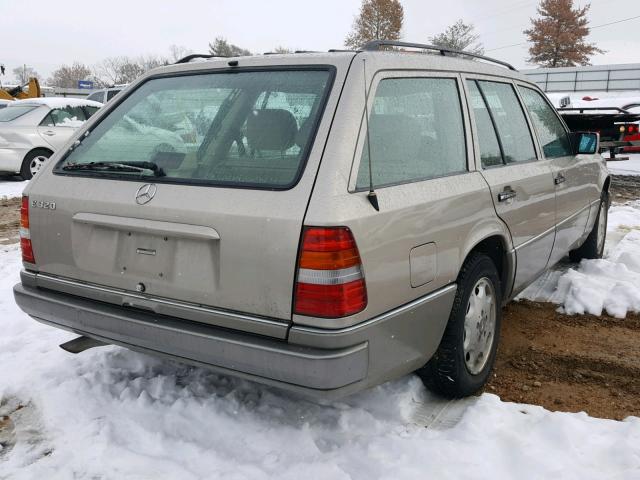 WDBEA92E6SF322866 - 1995 MERCEDES-BENZ E 320 TAN photo 4