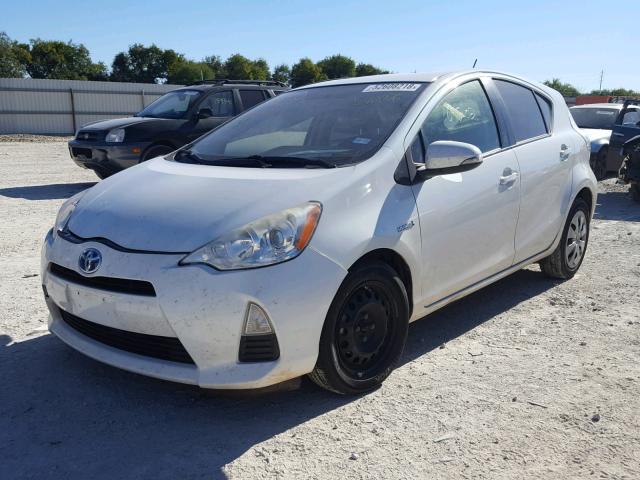 JTDKDTB35D1540076 - 2013 TOYOTA PRIUS C WHITE photo 2