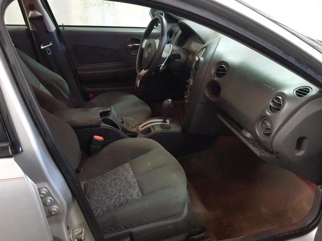 2G2WP522741142555 - 2004 PONTIAC GRAND PRIX SILVER photo 5