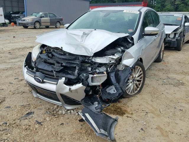 1FAHP3M25CL315266 - 2012 FORD FOCUS SEL SILVER photo 2