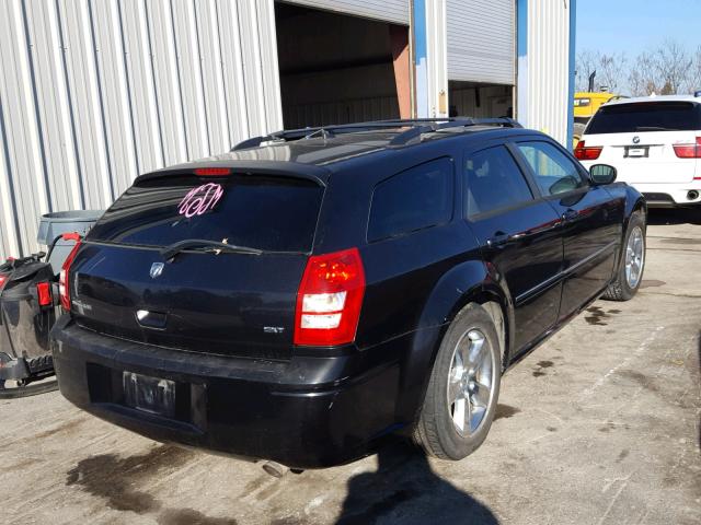 2D8FV37V18H137360 - 2008 DODGE MAGNUM SXT BLACK photo 4