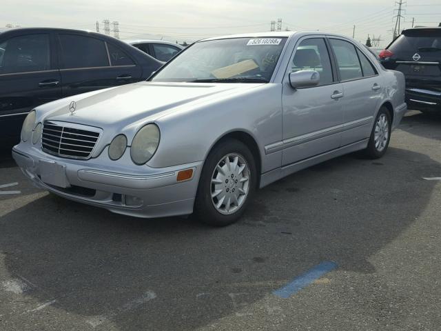 WDBJF65J91B249120 - 2001 MERCEDES-BENZ E 320 SILVER photo 2