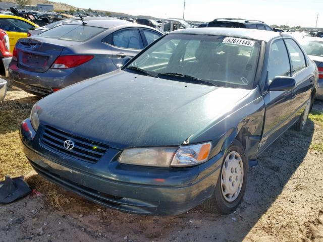 JT2BG22K5W0122658 - 1998 TOYOTA CAMRY CE GREEN photo 2