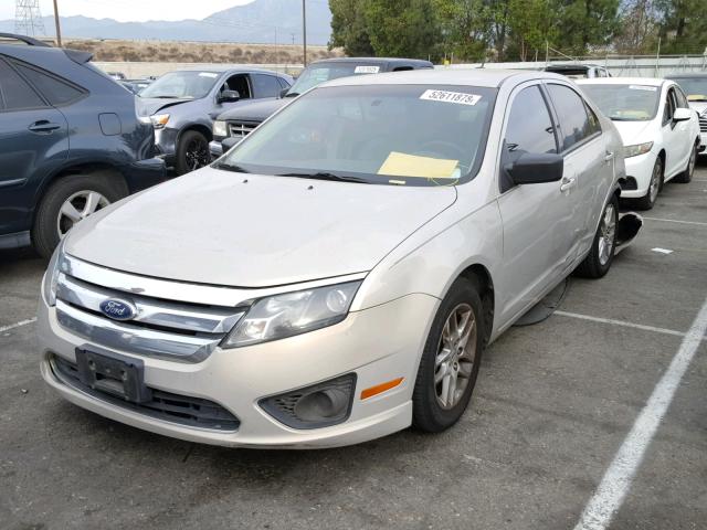 3FAHP0GAXAR318390 - 2010 FORD FUSION S GOLD photo 2