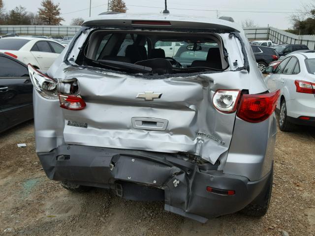 1GNKRGED3BJ324034 - 2011 CHEVROLET TRAVERSE L SILVER photo 9