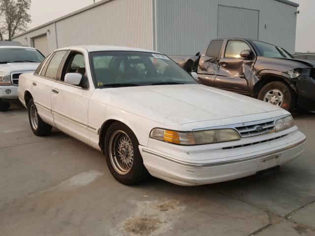 2FALP74W1VX231584 - 1997 FORD CROWN VICT WHITE photo 1