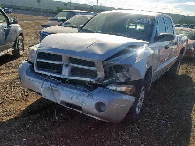 1D7HW48N56S517810 - 2006 DODGE DAKOTA QUA SILVER photo 2