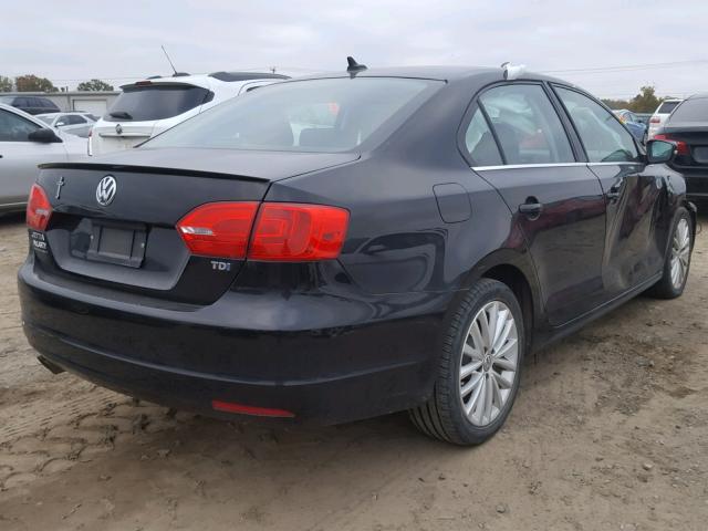 3VWLL7AJ5DM410975 - 2013 VOLKSWAGEN JETTA TDI BLACK photo 4