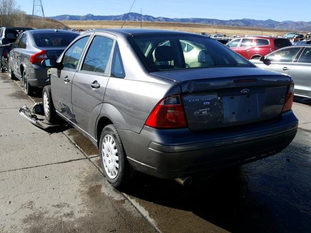 1FAFP34N17W217258 - 2007 FORD FOCUS ZX4 GRAY photo 3