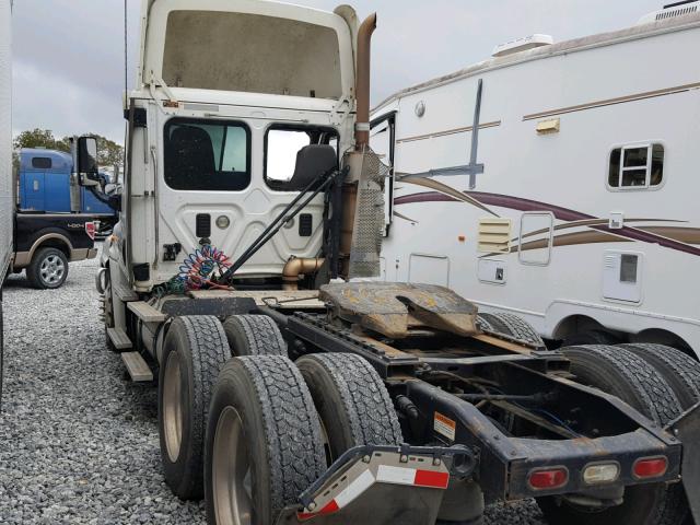 1FUJGEBG9CLBN5247 - 2012 FREIGHTLINER CASCADIA 1 WHITE photo 3