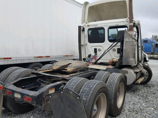 1FUJGEBG9CLBN5247 - 2012 FREIGHTLINER CASCADIA 1 WHITE photo 4