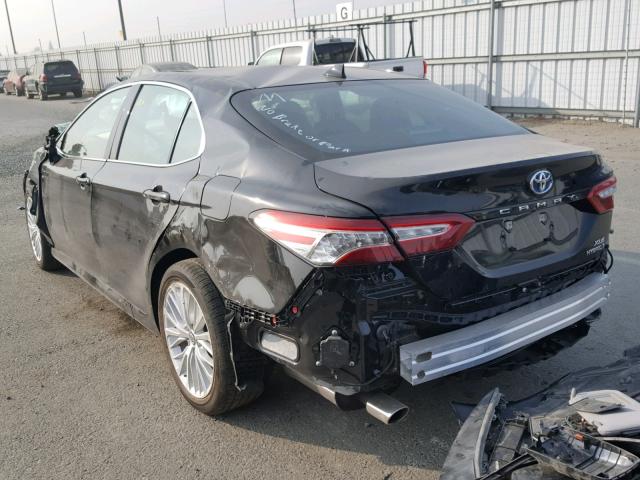 4T1B21HK9KU010158 - 2019 TOYOTA CAMRY HYBR BLACK photo 3