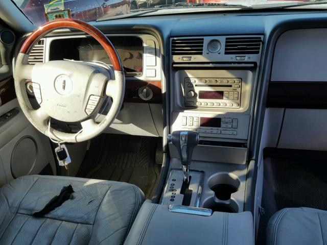 5LMFU28506LJ18687 - 2006 LINCOLN NAVIGATOR 白色 照片 9