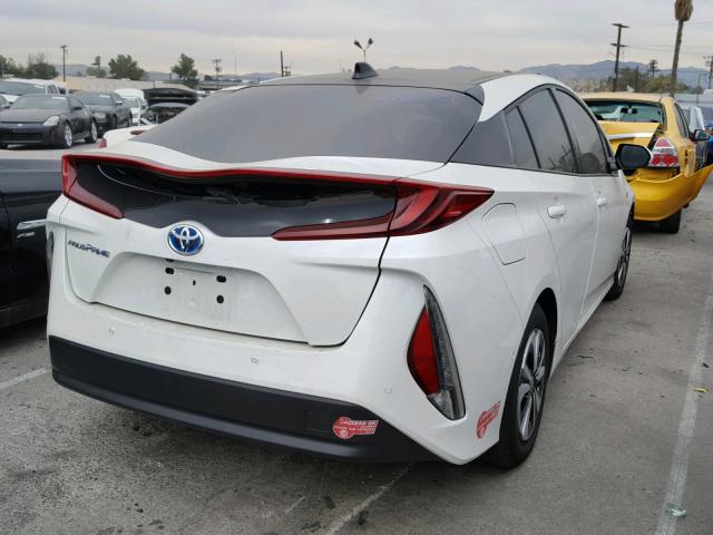 JTDKARFP2H3051573 - 2017 TOYOTA PRIUS PRIM WHITE photo 4