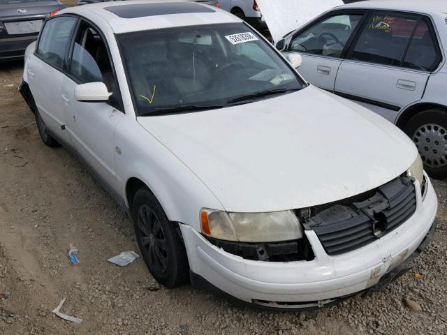 WVWMA23B6YP349187 - 2000 VOLKSWAGEN PASSAT GLS WHITE photo 1