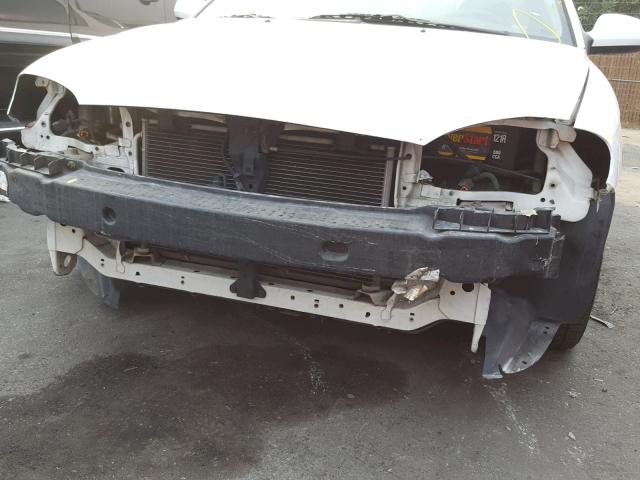 KNAFB121845315649 - 2004 KIA SPECTRA BA WHITE photo 9