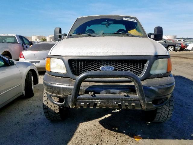 2FTRX17284CA03940 - 2004 FORD F-150 HERI WHITE photo 9