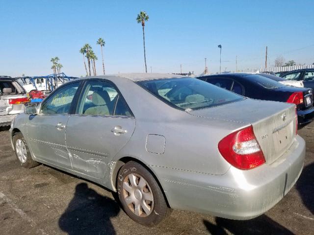 JTDBE32K930147576 - 2003 TOYOTA CAMRY LE SILVER photo 3