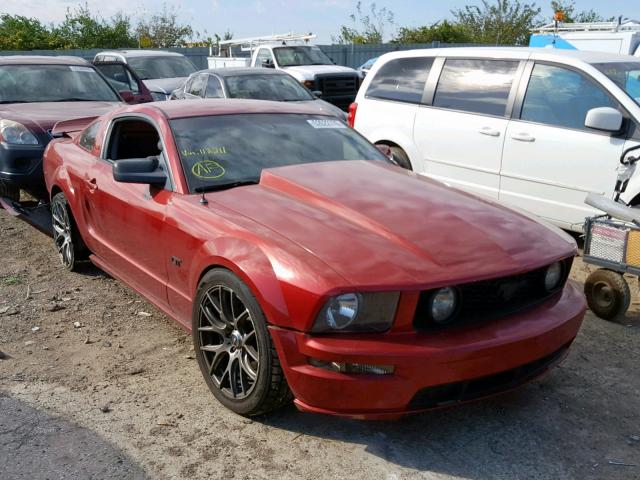 1ZVHT82H285112211 - 2008 FORD MUSTANG GT RED photo 1
