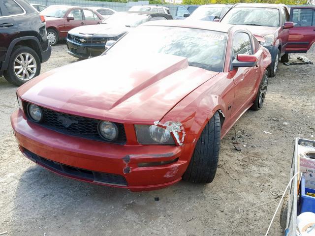 1ZVHT82H285112211 - 2008 FORD MUSTANG GT RED photo 2