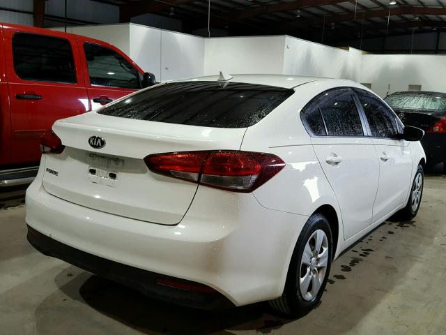 3KPFK4A73HE082560 - 2017 KIA FORTE LX WHITE photo 4