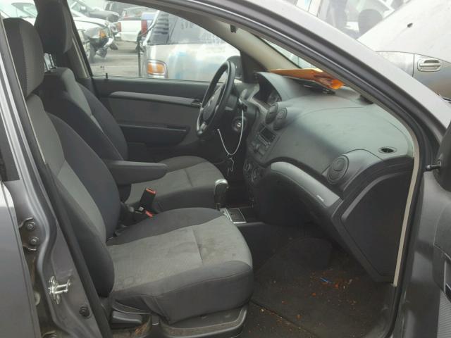 KL1TD6DE8BB137602 - 2011 CHEVROLET AVEO LS GRAY photo 5