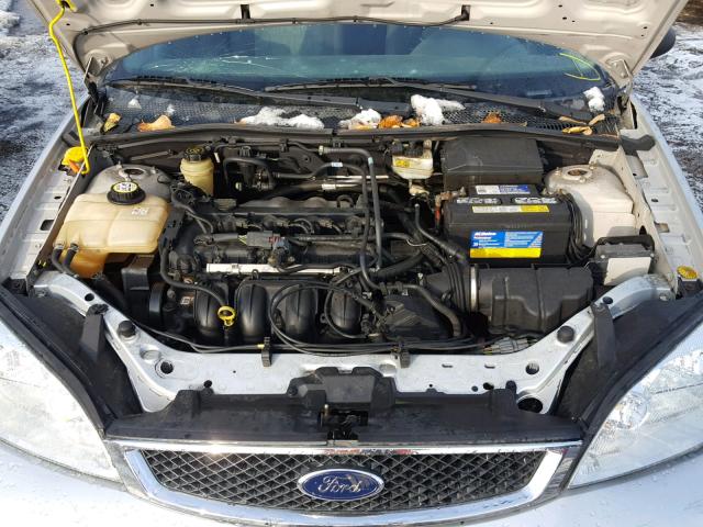 1FAFP34N75W315983 - 2005 FORD FOCUS ZX4 SILVER photo 7