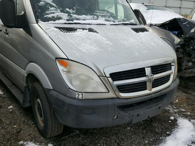 WD8PE746X75158130 - 2007 DODGE SPRINTER 2 GRAY photo 9