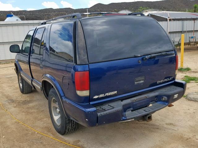 1GNCS13W612151015 - 2001 CHEVROLET BLAZER BLUE photo 3