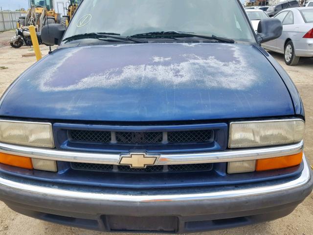 1GNCS13W612151015 - 2001 CHEVROLET BLAZER BLUE photo 7