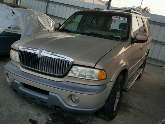 5LMPU28L4WLJ40940 - 1998 LINCOLN NAVIGATOR Қоңыр фото 2