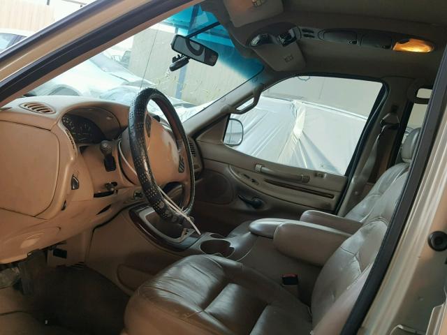 5LMPU28L4WLJ40940 - 1998 LINCOLN NAVIGATOR Қоңыр фото 5