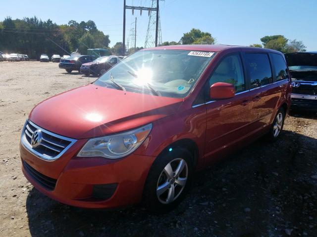 2V4RW3D17AR230819 - 2010 VOLKSWAGEN ROUTAN SE RED photo 2