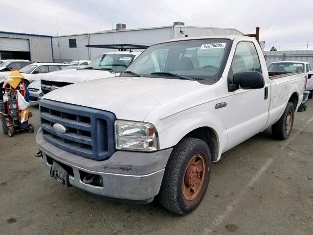 1FTNF20556EB45395 - 2006 FORD F250 SUPER WHITE photo 2